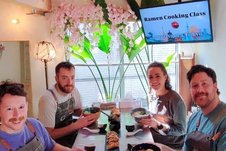 Ramen & Dumpling Cooking in Tokyo with Chef/Vegan possible