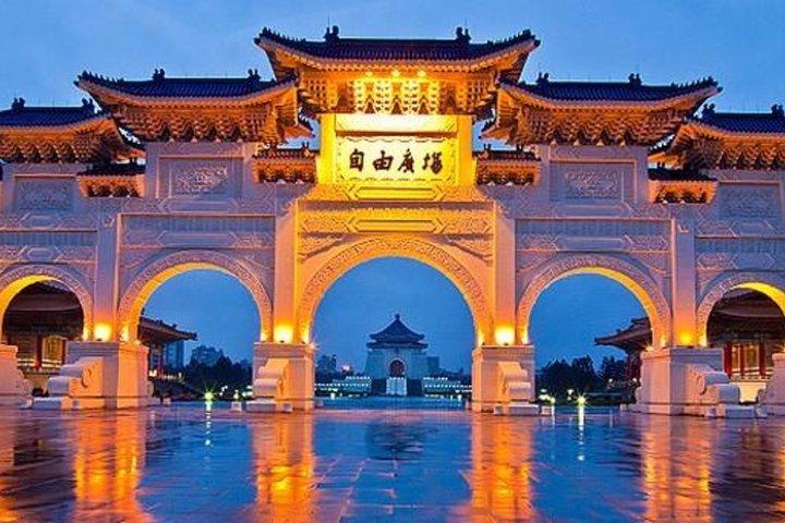 Taipei National Palace Museum & Dadaocheng Cultural Day Tour