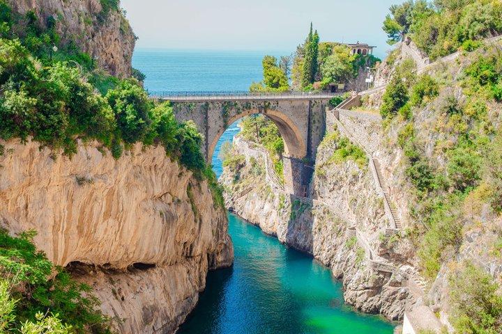 Positano and Amalfi Boat Tour from Salerno with Snorkel and Drink