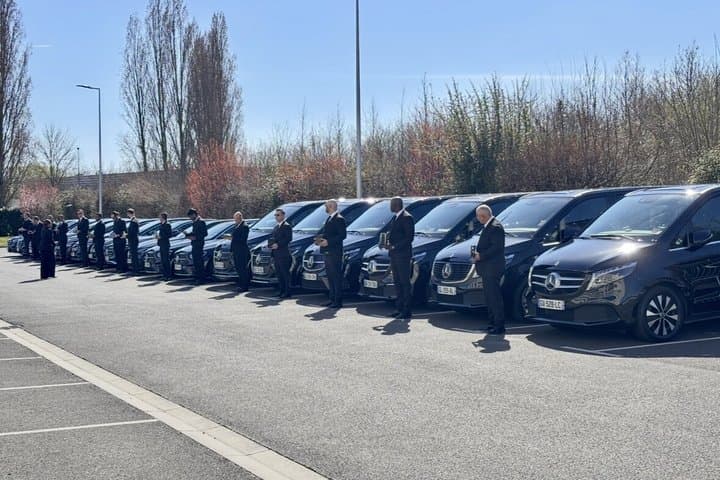 Private CDG transfer to central Paris with driver