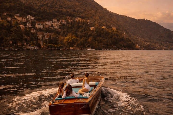 Exclusive Vintage Wooden Boat Tour on Lake Como
