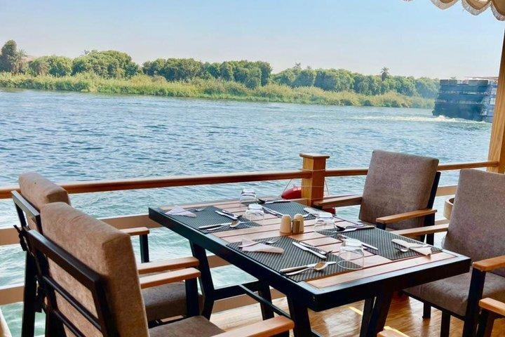 Dahabiya Nile Cruise between Luxor and Aswan