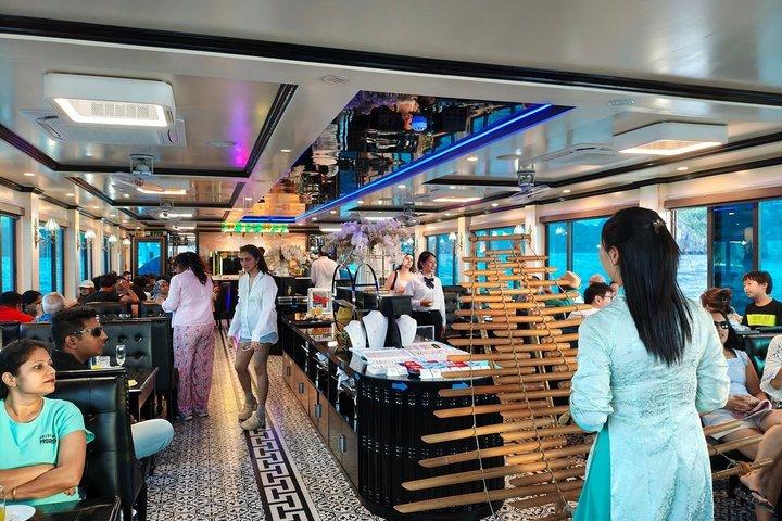 Halong Bay Day Cruise with Buffet and Jacuzzi from Hanoi