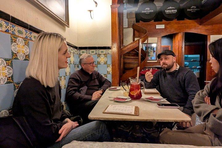 Barcelona Gothic Quarter Tapas and Taverns Food and Wine Tour