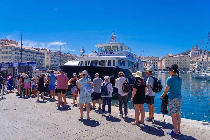 Marseille: Boat Trip and entrance to IF Castle with a host
