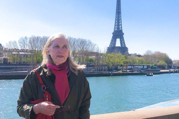 Paris Private Classical Walk: From Eiffel Tower to Notre Dame