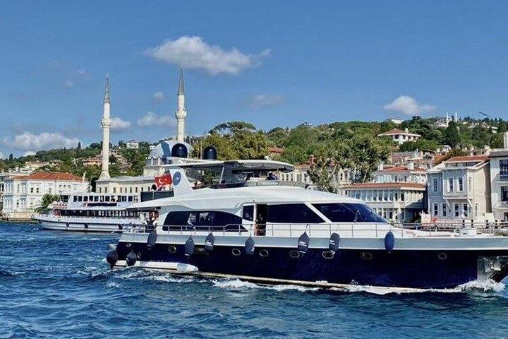 Bosphorus Yacht Cruise with Stop on the Asian Side