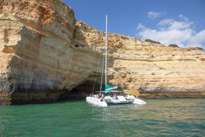 Portimao: Benagil Caves & Coastline Cruise