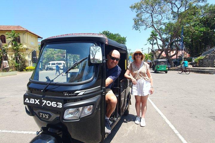 Half -Day Negombo City Tour & Local Lunch or (Lagoon Boat safari)