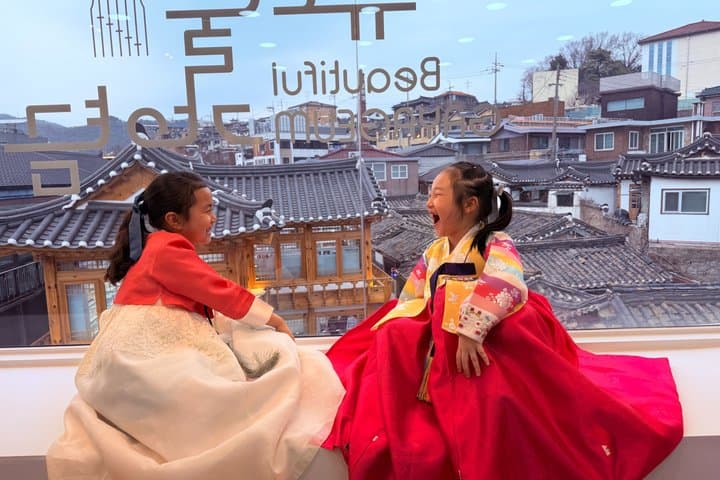 Authentic Korea Gayageum Experience in Hanbok- Bukchon Seoul
