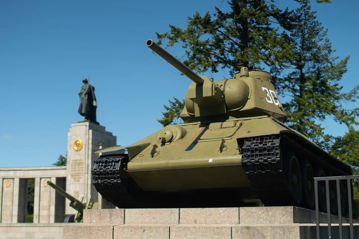 Explore Berlin Shore Excursion: Top Attractions Private Tour from Warnemuende