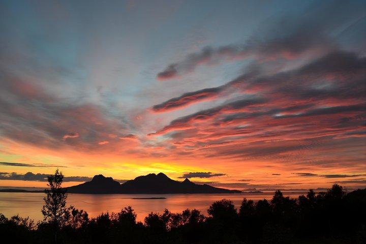 Midnight Sun Hike and Scenic Fjord Tour from Tromsø