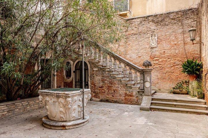 Venice: Hands-On Pasta & Gelato Class with Wine by St Mark's