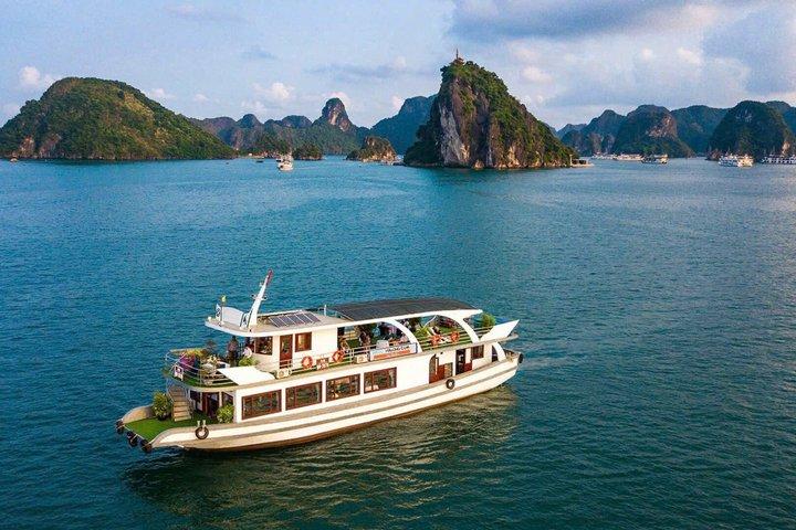 Ha Long Bay Day Tour with Lunch, Cave Explore & Titop Island
