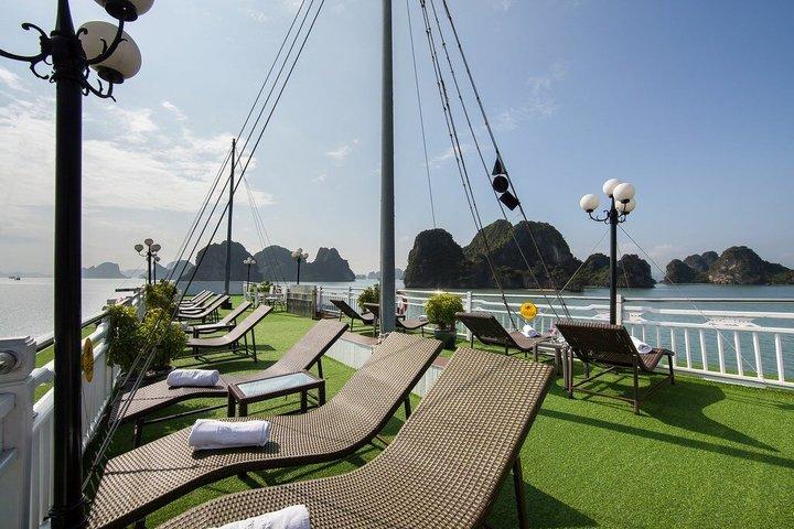 3 Day Signature Halong Luxury Cruise Bai Tu Long from Hanoi