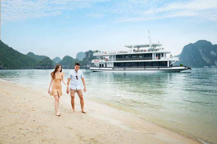 Halong Bay 5-Star Day Cruise - Titop Island, Cave, Kayak & Buffet