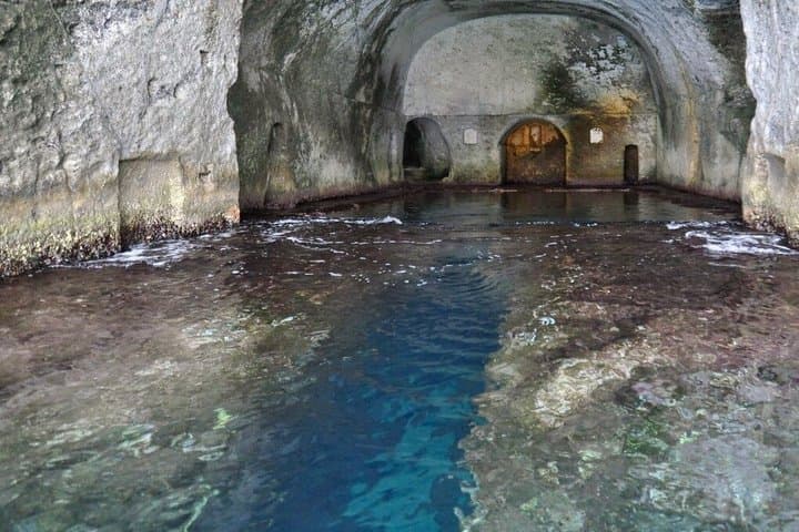 Ponza Island 5 Hour Boat Tour with Lunch and Snorkeling Option