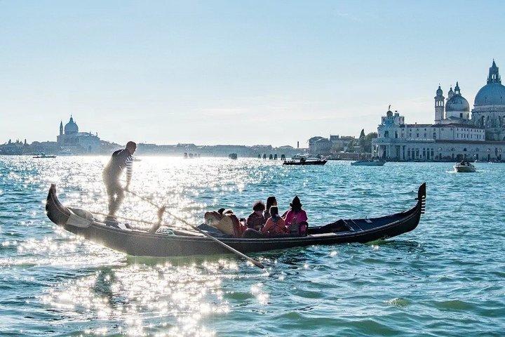 Grand Canal Gondola Ride with Storytelling & Gondola Gallery™