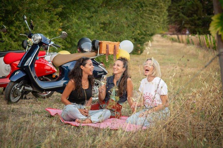 Vespa Tour in Spello and Assisi with Pic Nic or Lunch