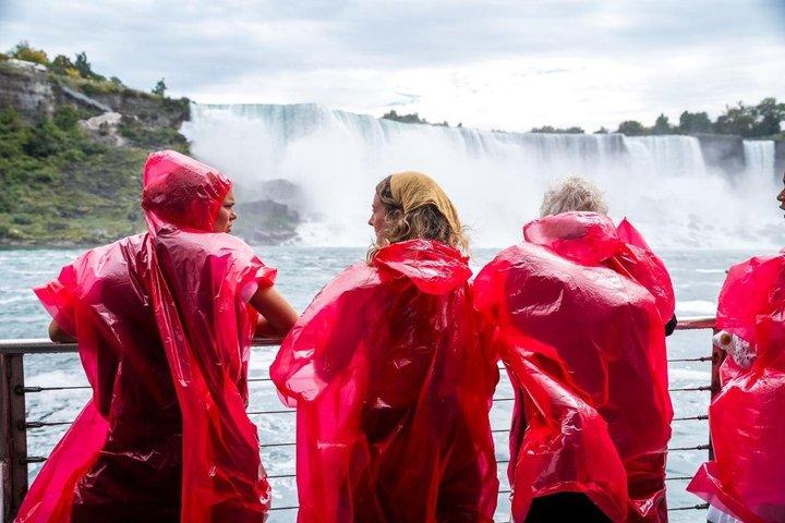 Niagara Falls Day Trip from Toronto with Boat & Journey Option
