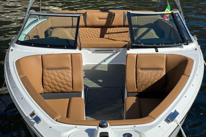 2 Hours with Speedboat Limousine Bowrider on Lake Como
