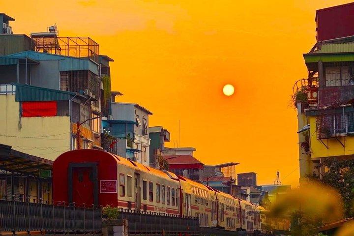 Hanoi City Cycling Tour: West Lake, Old Quarter & Cultural Sights
