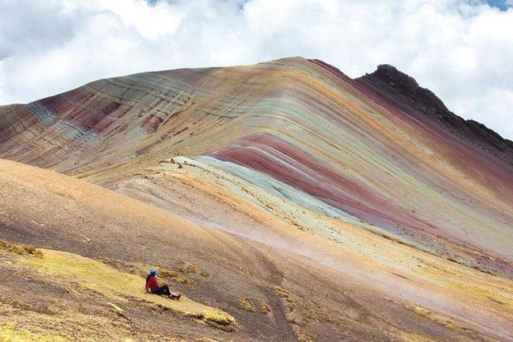 Private Tour to Palcoyo Rainbow Mountain with meals