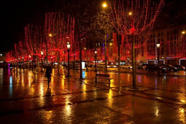 Paris Christmas Lights & Stories with Tastings on Champs-Élysées