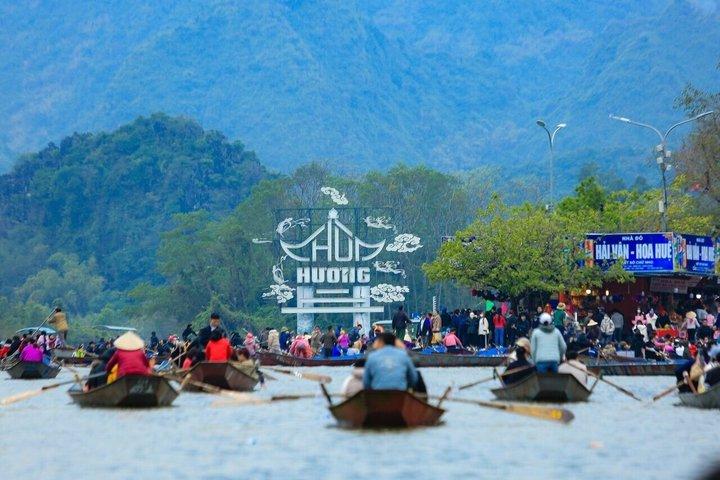 Incense Village and Perfume Pagoda Full Day Tour Cable Car Option