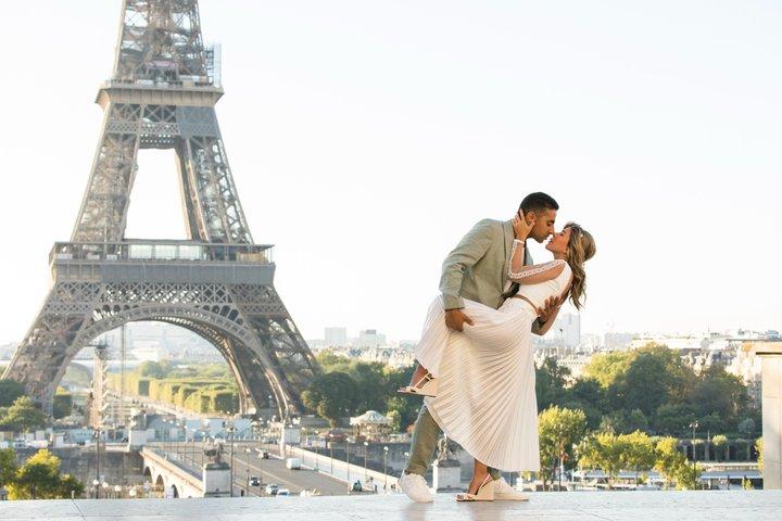 1-hour Photoshoot at the Eiffel Tower Trocadero Paris