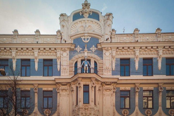 Riga: UNESCO Art Nouveau & City Parks Walking Tour with a Guide