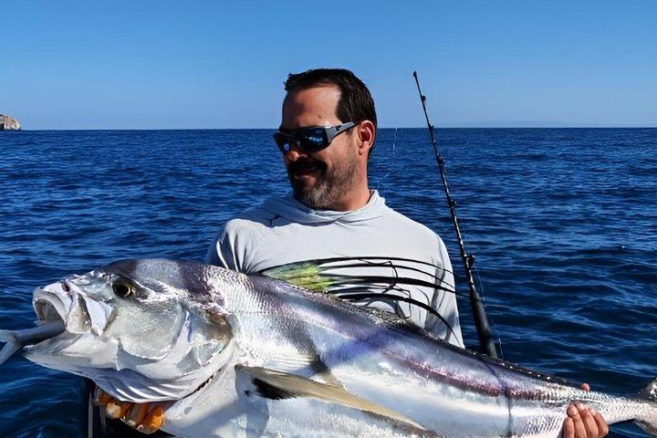 Fishing and snorkeling in Playa Flamingo drink and snacks