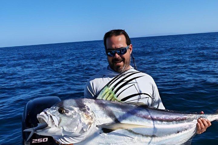 Fishing and snorkeling in Playa Flamingo drink and snacks