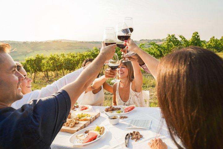 Cappadocia Fairy Chimneys Guided Tour with Local Wine Tasting