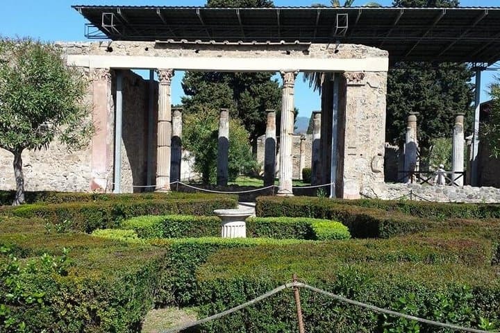Pompeii and Herculaneum full immersion