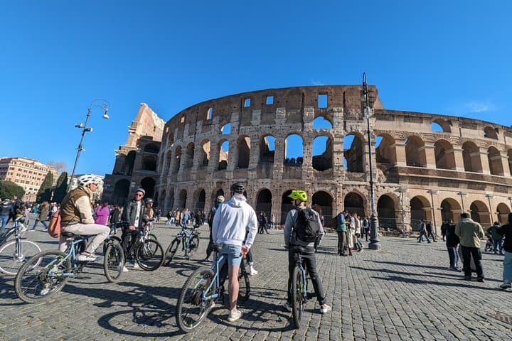 E-Bike Rome Highlights & Tasting in the Secret Cave
