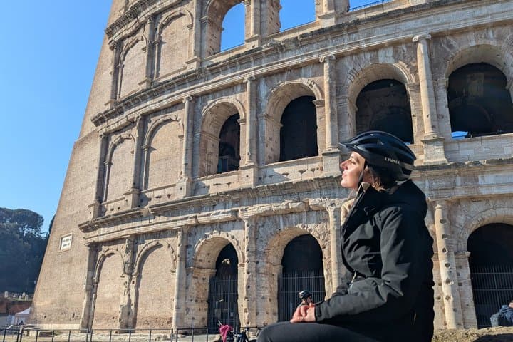 E-Bike Rome Highlights & Tasting in the Secret Cave