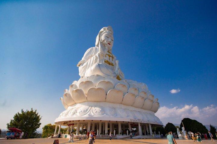 Chiang Rai Iconic 4 Temples White Blue Red and Lalitta Cafe Tour