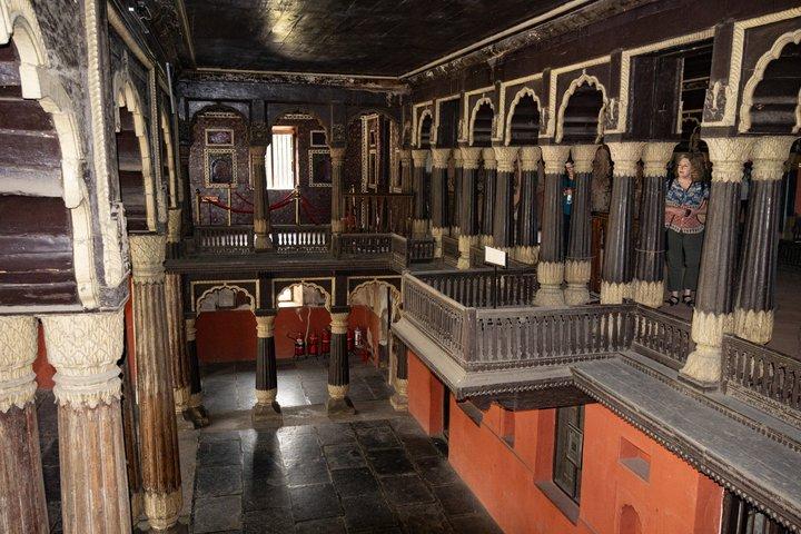 Bangalore Historical Walk to Palace Temples Fort and Market
