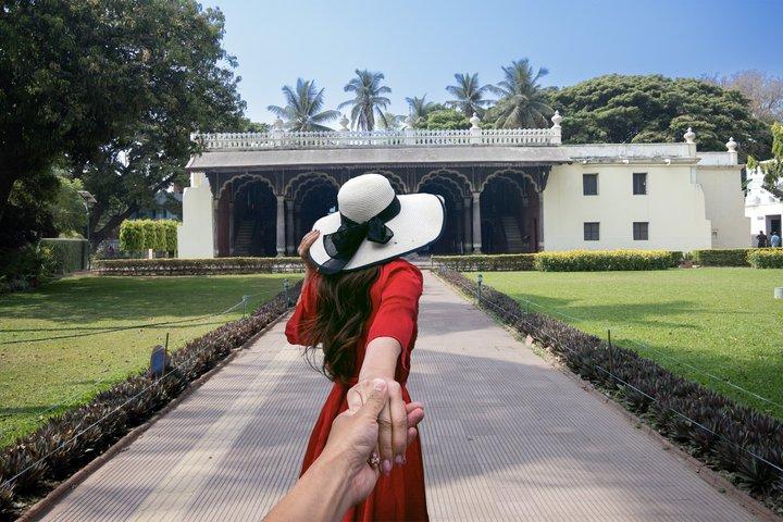 Bangalore Historical Walk to Palace Temples Fort and Market