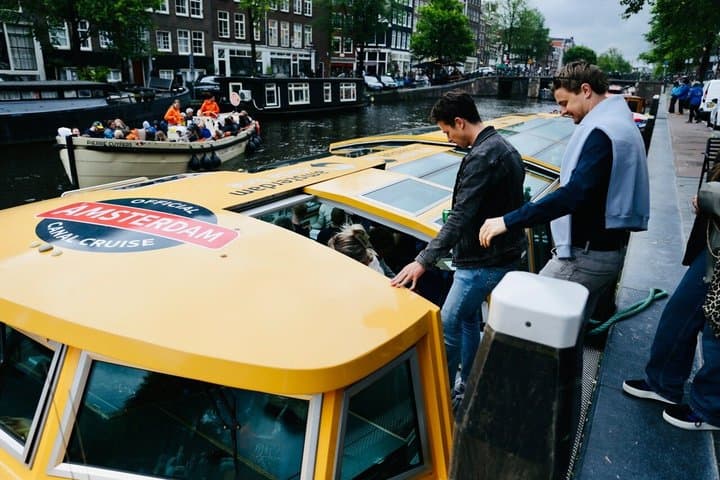 Amsterdam: Canal Cruise departure from the Anne Frank House