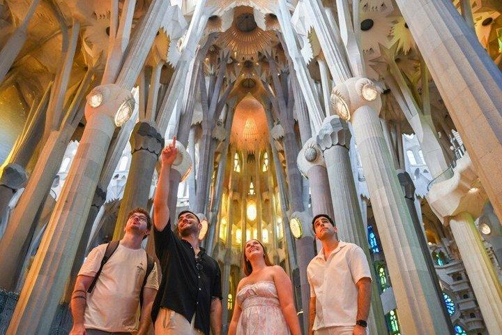 Sagrada Família Semi Private Tour with Fast Entry