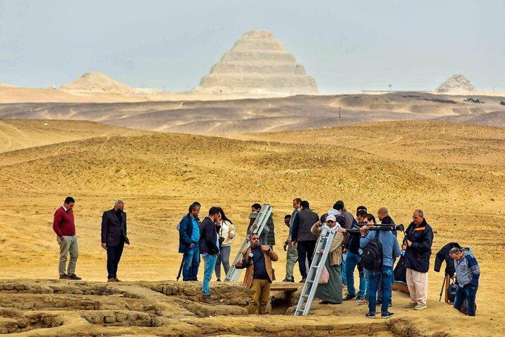 Private Tour to Giza Pyramids, Memphis & Saqqara with Camel Ride