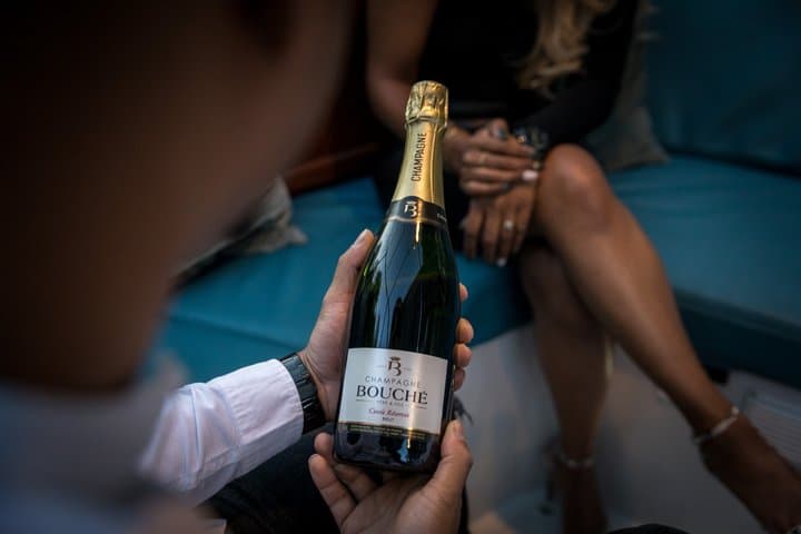 Amsterdam: Private Romantic Evening Canal Cruise + Bubbles/Snacks