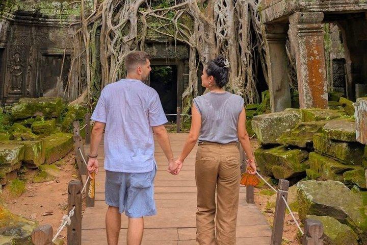 Private Custom Angkor Wat Tour with Local Guide