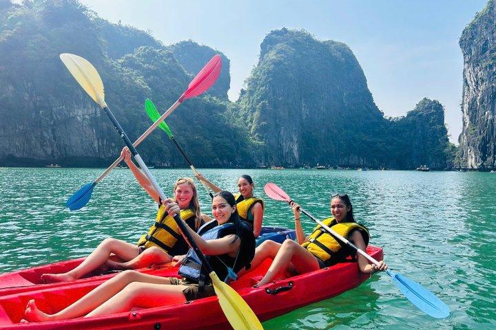 Hanoi: Ha Long Bay Day Cruise with Lunch, Cave & Kayaking