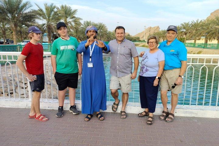 Al Ain City Tour: Camel Market, Oasis & Forts