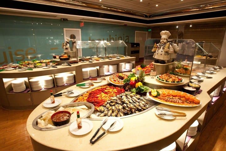 Hong Kong Tour: Sunset Peak Tram & Victoria Harbour Night Cruise