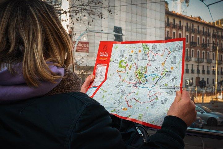48-Hour "Gray Line" Milan Hop-On Hop-Off Tour with Audio Guide