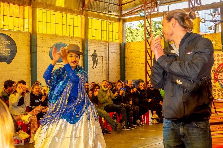 Cholitas wrestling: tradition, adrenaline and living culture